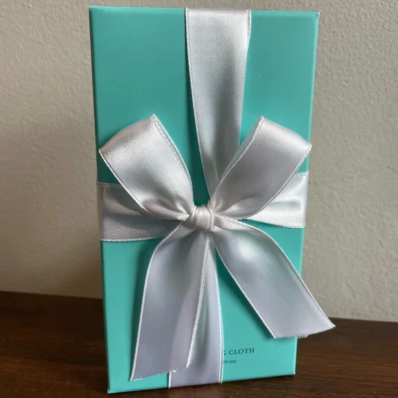 !!NIB!! Tiffany & Co. Polishing Cloth 18 x 18 - Giftable!!